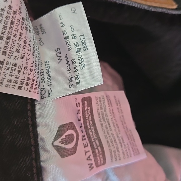 Levi's 501 Black Denim Women's Button Fly Distressed Raw Hem Summer Shorts - Picture 8 of 9